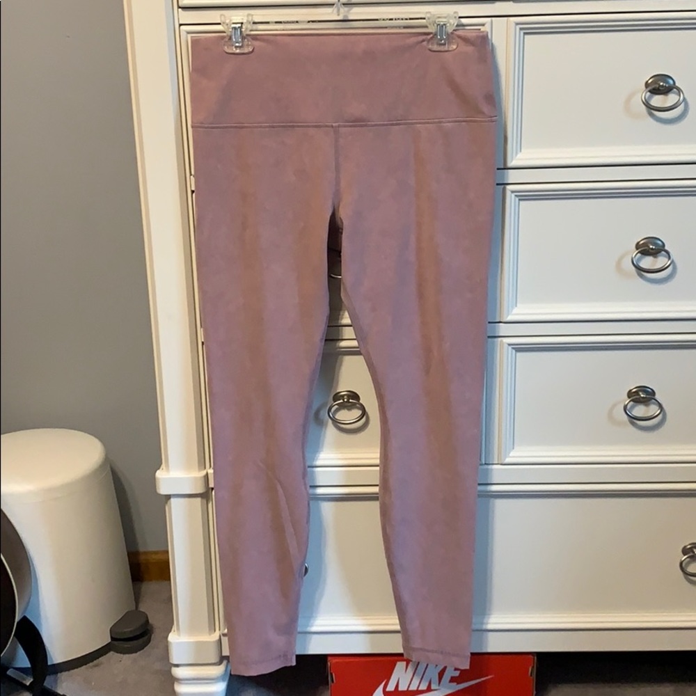Lululemon pink sport leggings